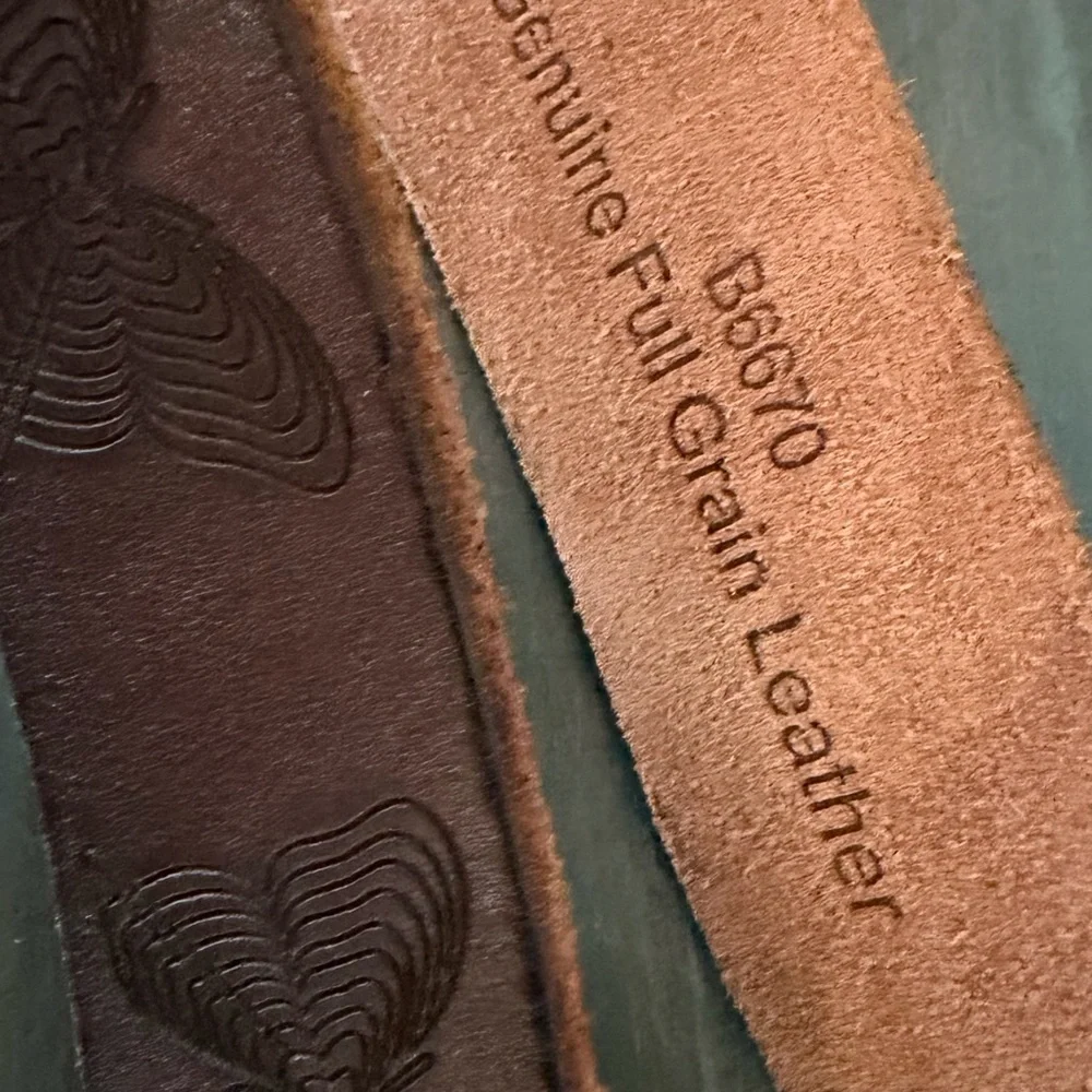 N/A leather belt